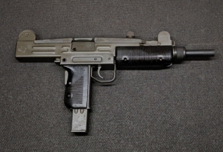 UZI калибр 9×19